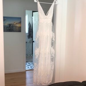 Size S white maxi dress never been worn